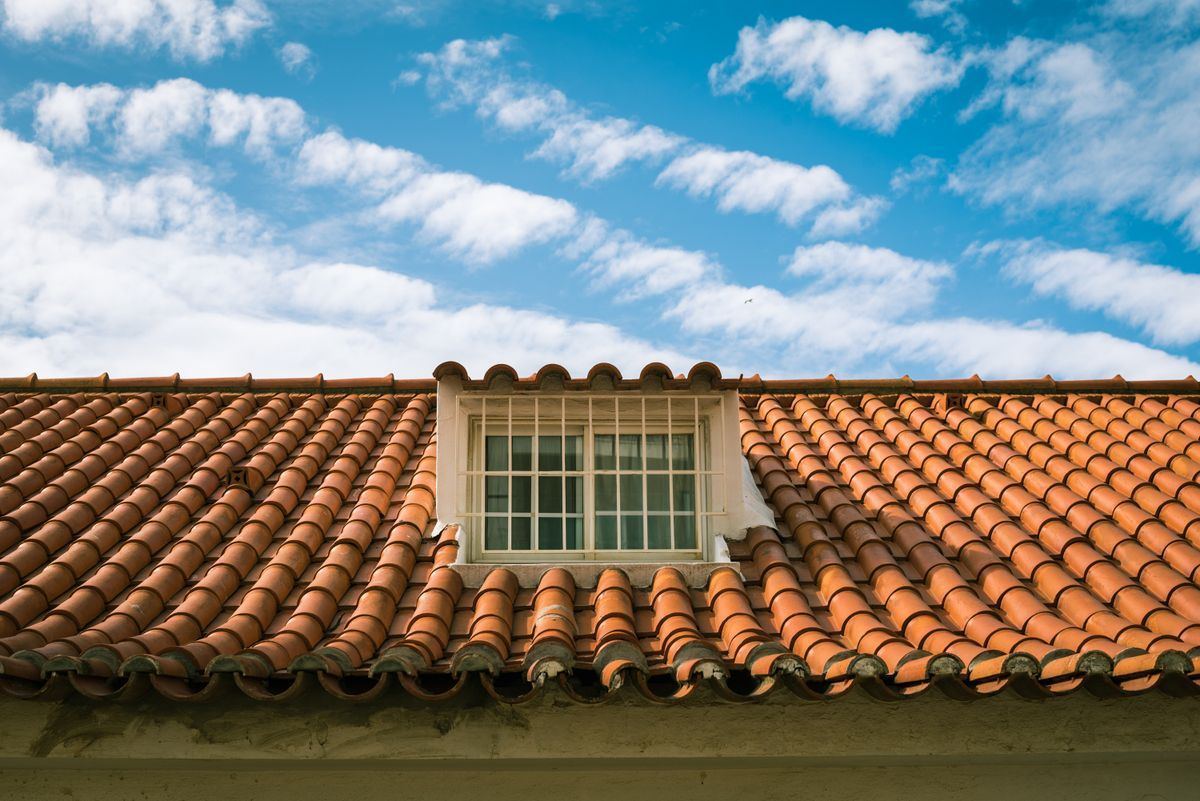 Couvreur Poitiers Toiture Expert, chantier de couvreur zingueur à Poitiers